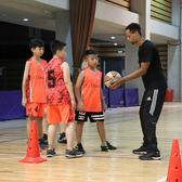 “我為球狂”英語(yǔ)籃球7天夏令營(yíng)