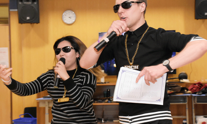 外教老师表演课