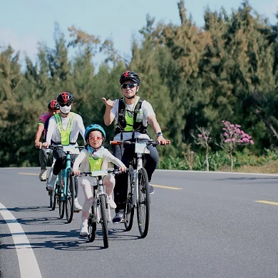 【海南亲子】6天海南亲子骑行冬令营|赶海拉地笼+挑战冲浪+探秘山钦湾燕子洞