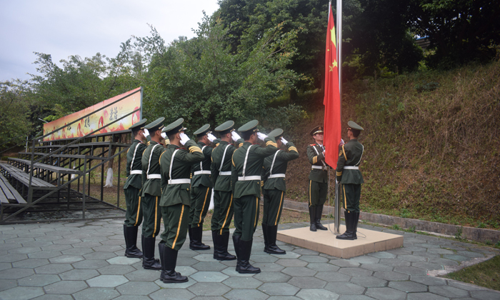 榮鷹拓訓(xùn)教官風(fēng)采