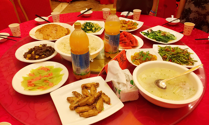 有菜，有汤，有水果