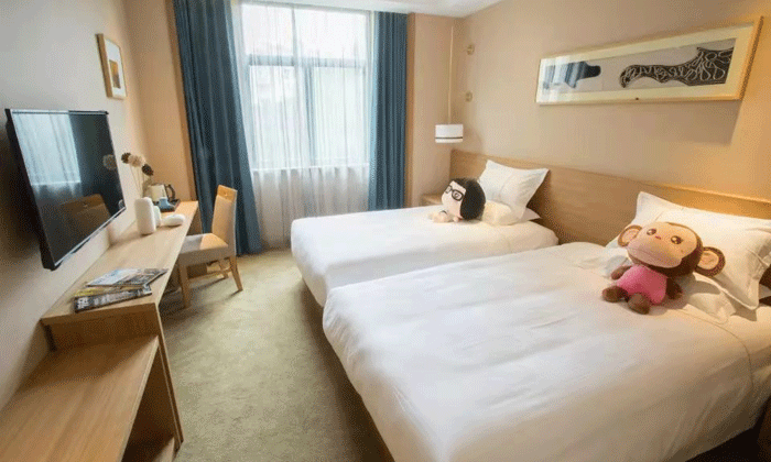 一般安排住标间