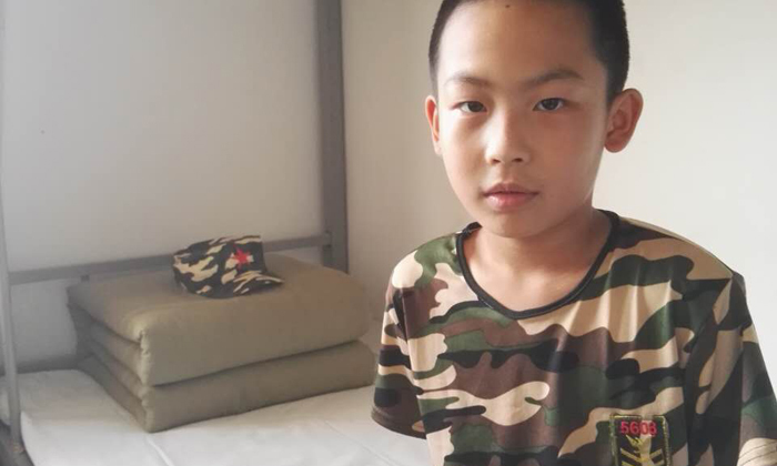 每張床都干凈整潔