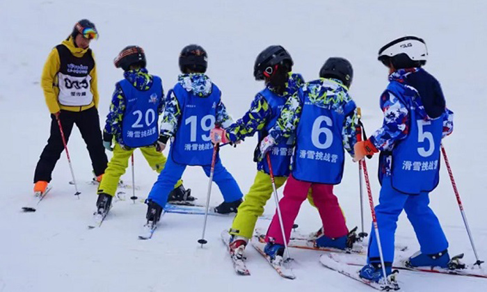 1天渔阳双板初级（1:5）上雪学习时间灵活+提升软实力|滑雪假日营