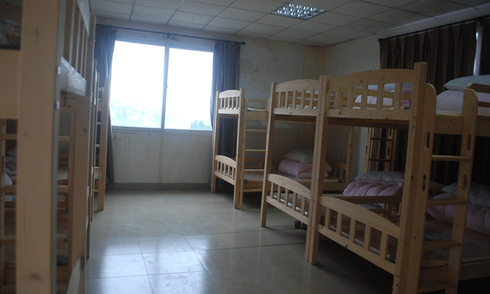 集体宿舍上下铺