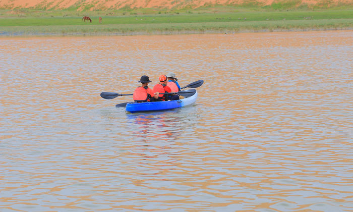 比誰劃得遠(yuǎn)