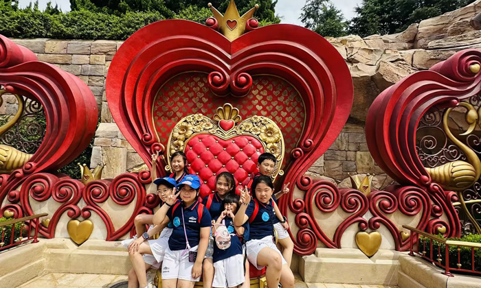 迪士尼双语合影