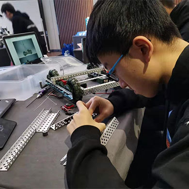 2022VEXEDR機(jī)器人6天體驗(yàn)冬令營