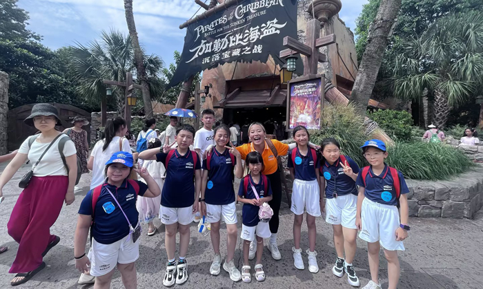 迪士尼双语合影