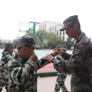 “雪域雄鷹”3天軍事冬令營