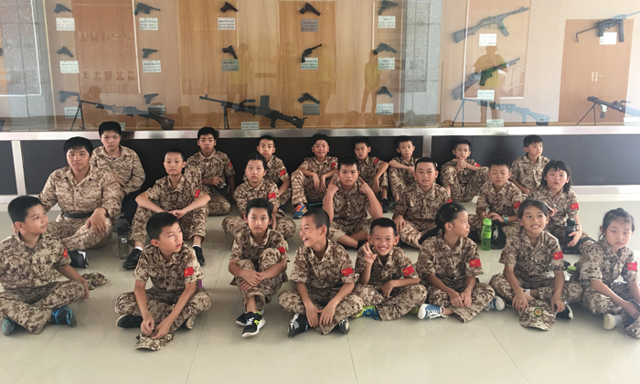 与小伙伴的合影