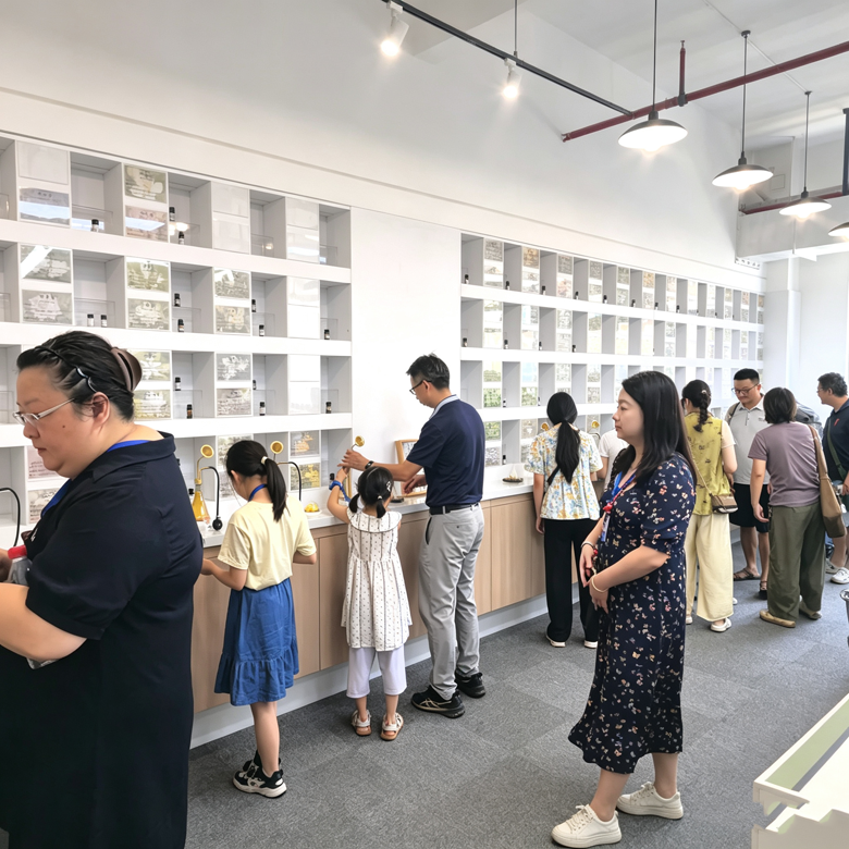1日小小调香师营|大学实验室研学+亲手调制香水+香气科学启蒙