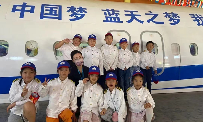 航空小學(xué)員合影