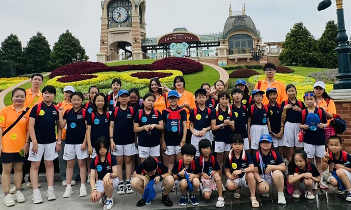 迪士尼双语合影