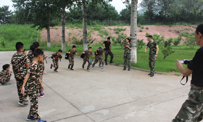 夏令營快樂馬拉松讓每個(gè)孩子都能鍛煉自身素質(zhì)