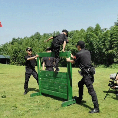 15天小特警研學(xué)夏令營(yíng)