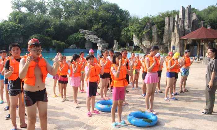 下水前的热身运动