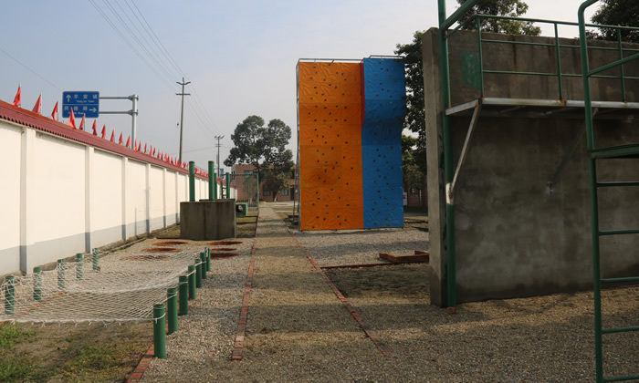 營地訓(xùn)練器材