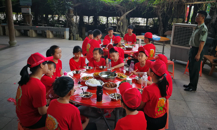 11个小朋友一间