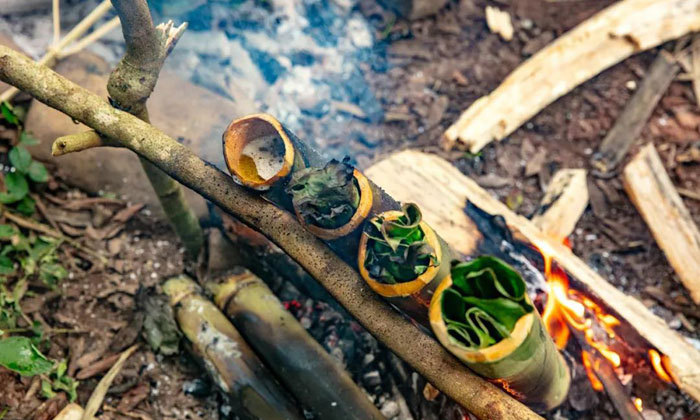 西双版纳烧竹筒饭