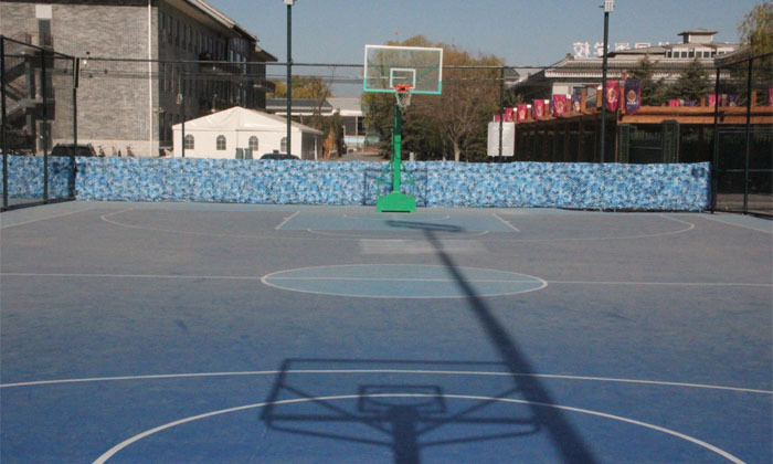 篮球场地