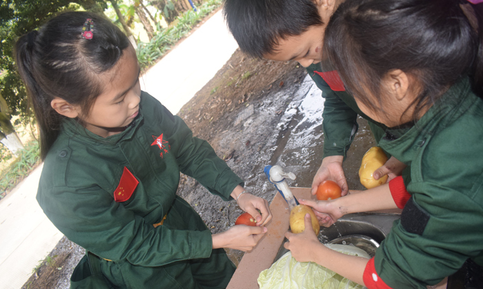 每個(gè)人都要干活