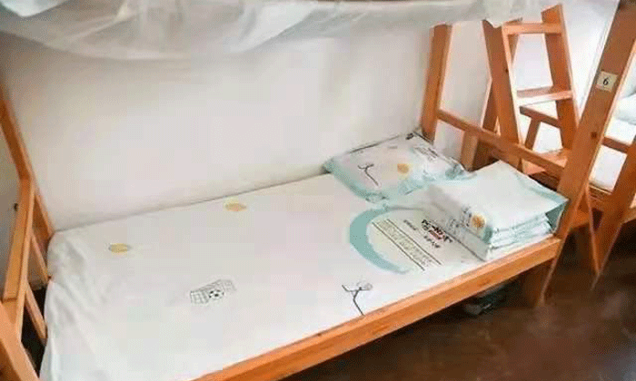 宿舍床铺很干净