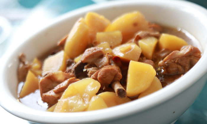 土豆炖鸡块