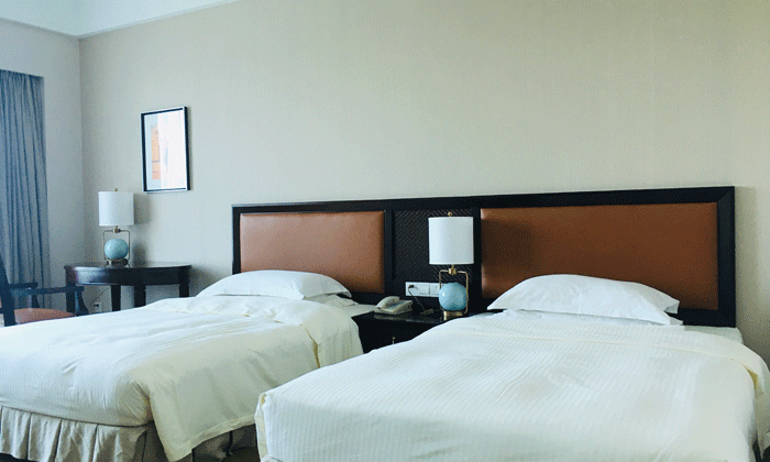 一个房间两个人