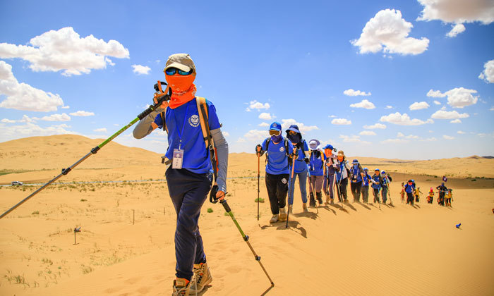 沙漠徒步