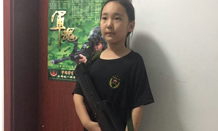 宿舍门前的自己