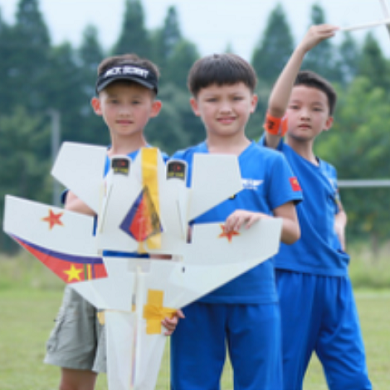 【成都】3天雏鹰计划-低空经济研学冬令营|真机飞行+无人机课程+飞行时装秀