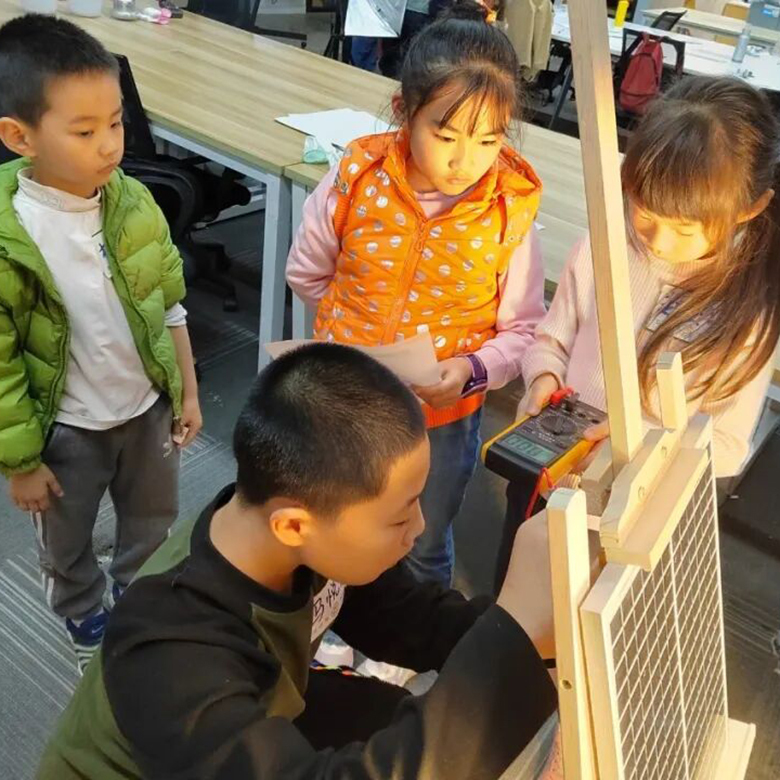 1日光电工程师营|光伏的奥秘+太阳能小作品制作+做光能使者
