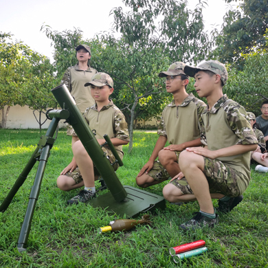 10天战狼少年军事夏令营|手榴弹投掷+步枪拆解与组合+紧急救护+战地对抗