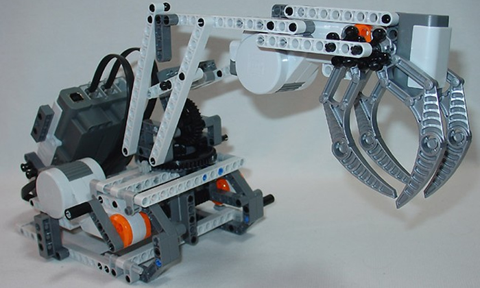 "机械达人"科技创新夏令营